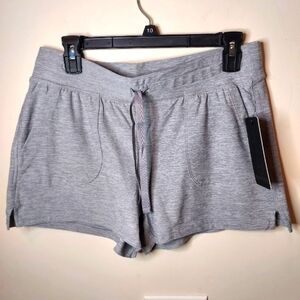 90degree BY REFLEX SHORT
